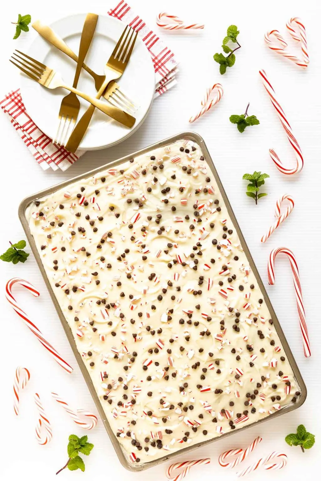 Ridiculously Easy Sheet Pan Cakes for Ridiculously Delicious Entertaining