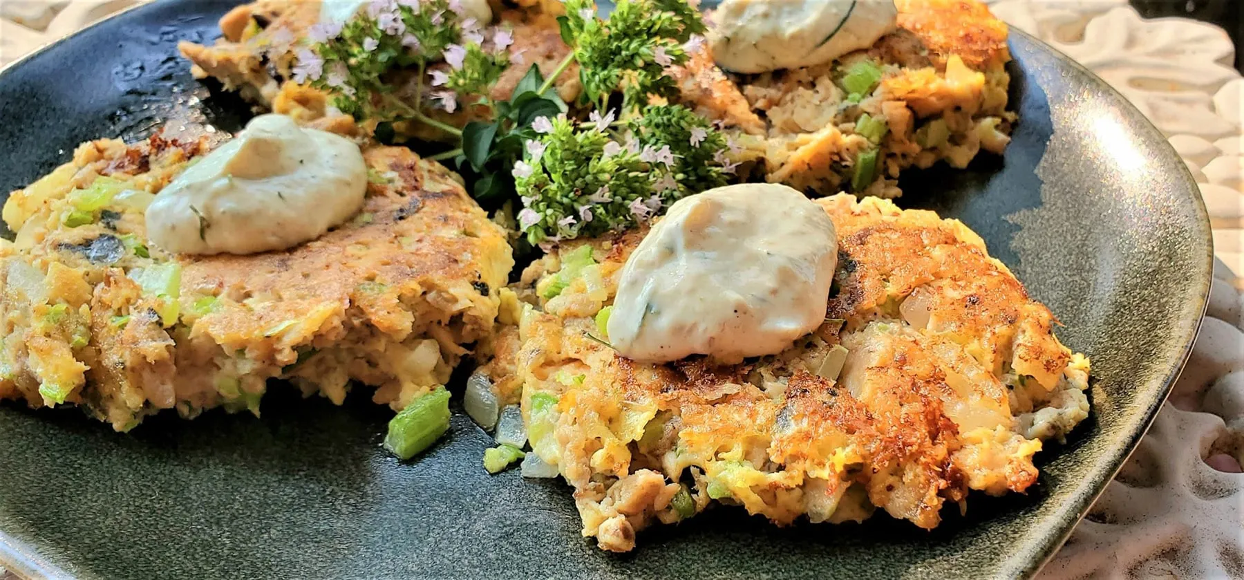 Salmon Croquettes with Dill Sauce