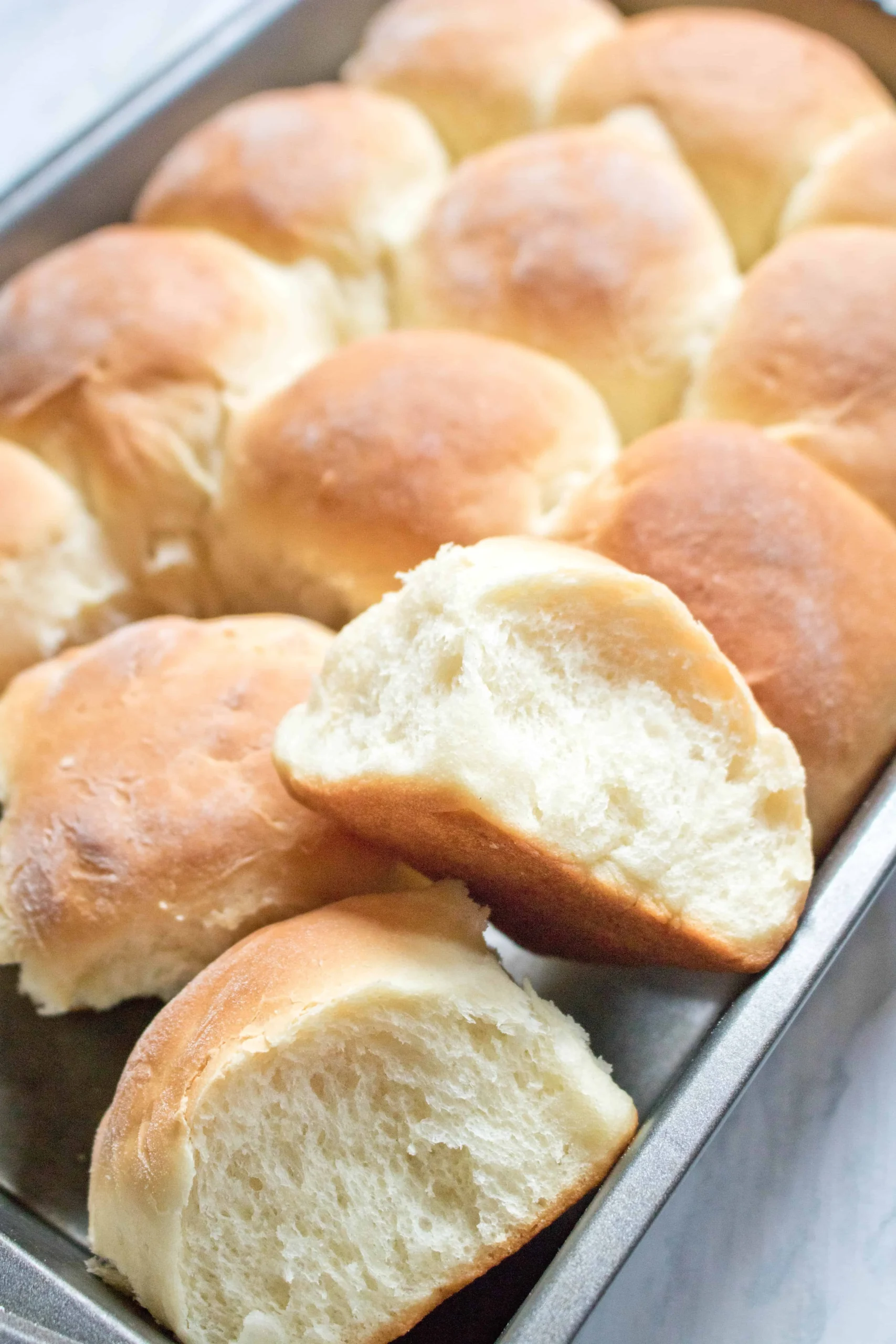 Simple and Quick Dinner Rolls