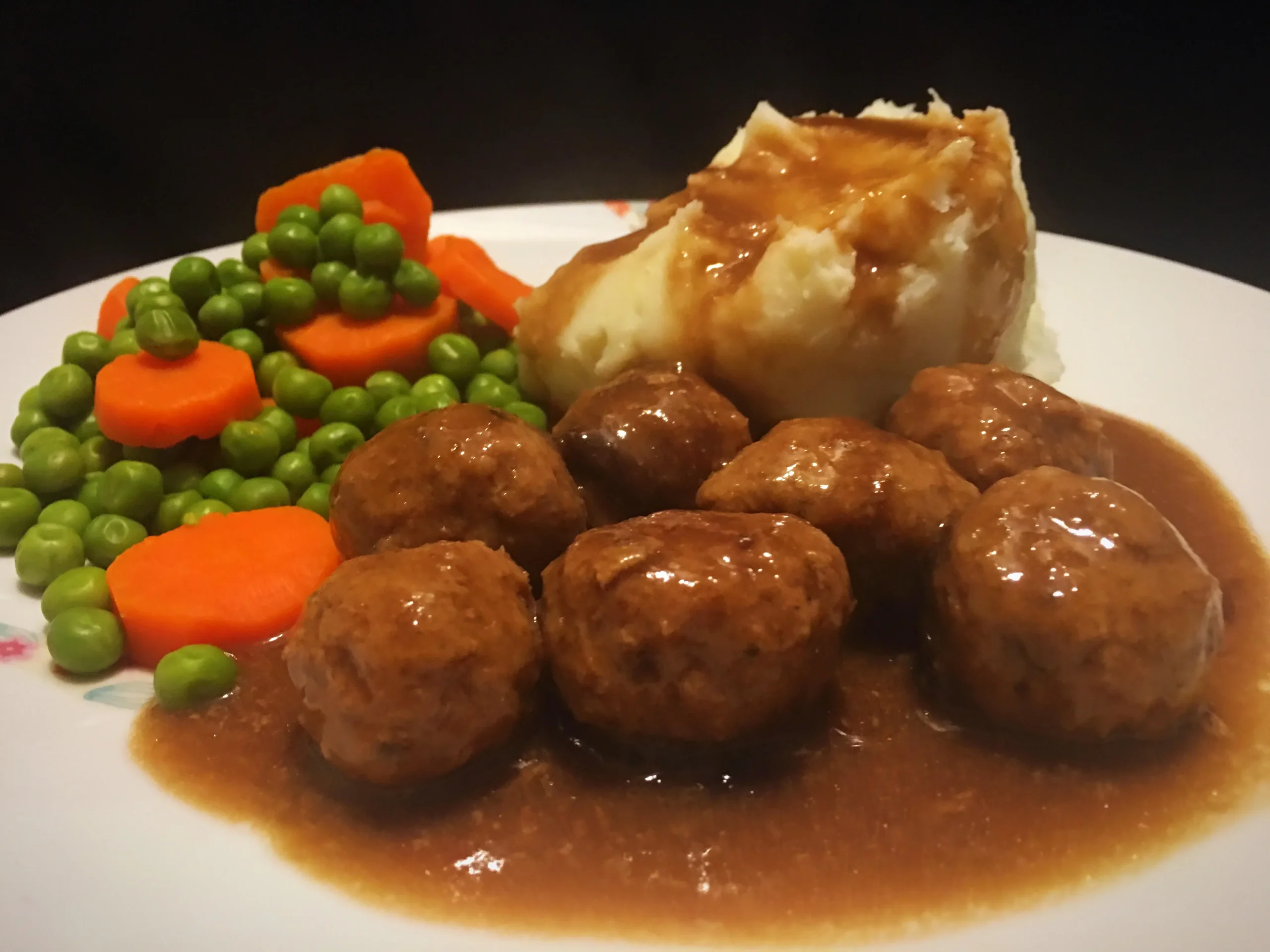 Slow Cooked Meatballs with Gravy