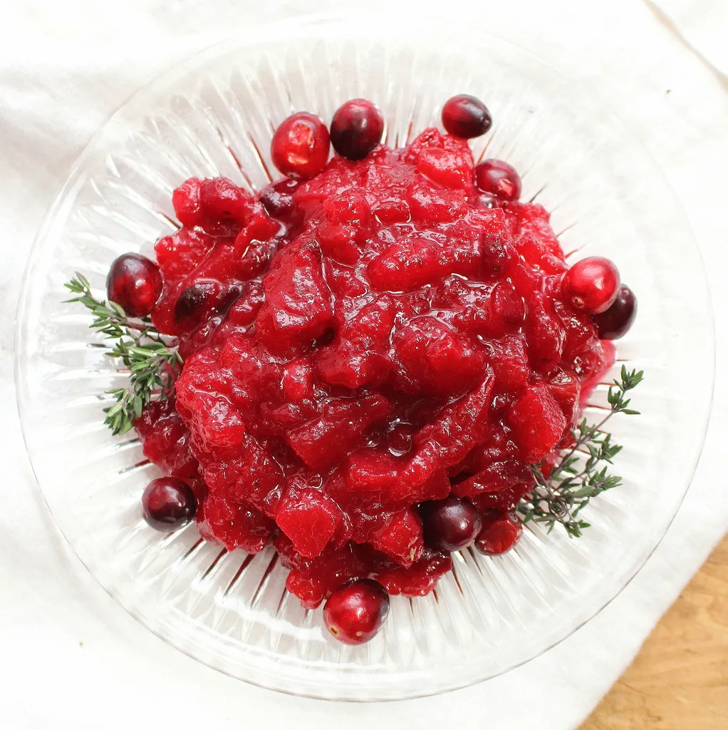 Slow Cooker Ginger Apple Cranberry Sauce