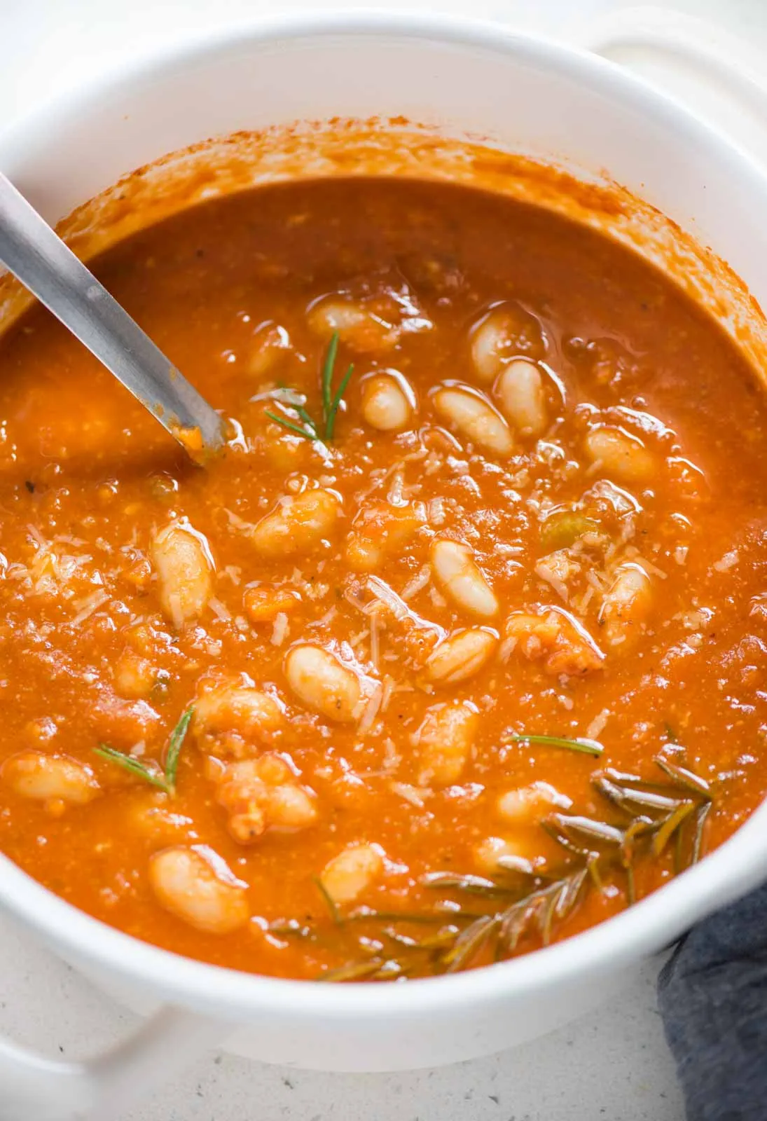 Slow Cooker Tomato White Beans