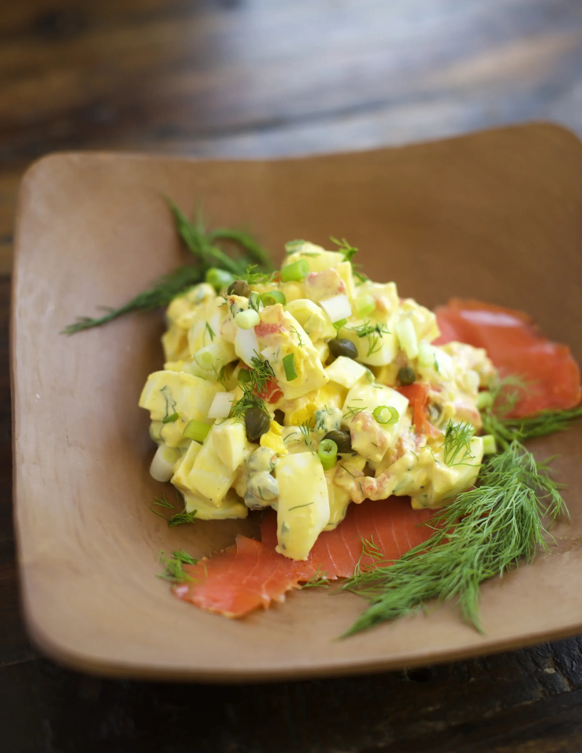 Smoked Salmon with Asparagus and Egg Salad