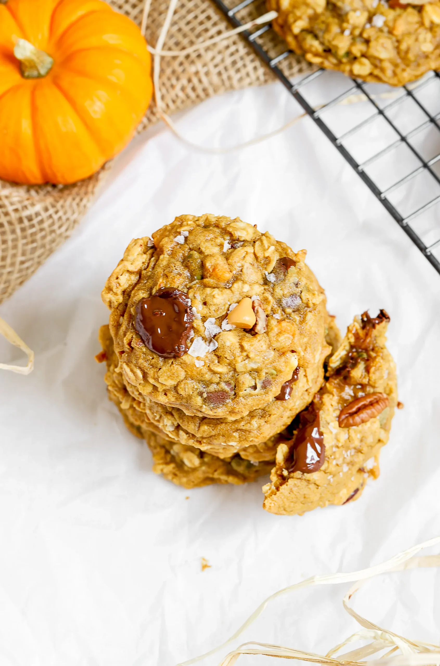 Soft and Chewy Pumpkin Oatmeal Cookies