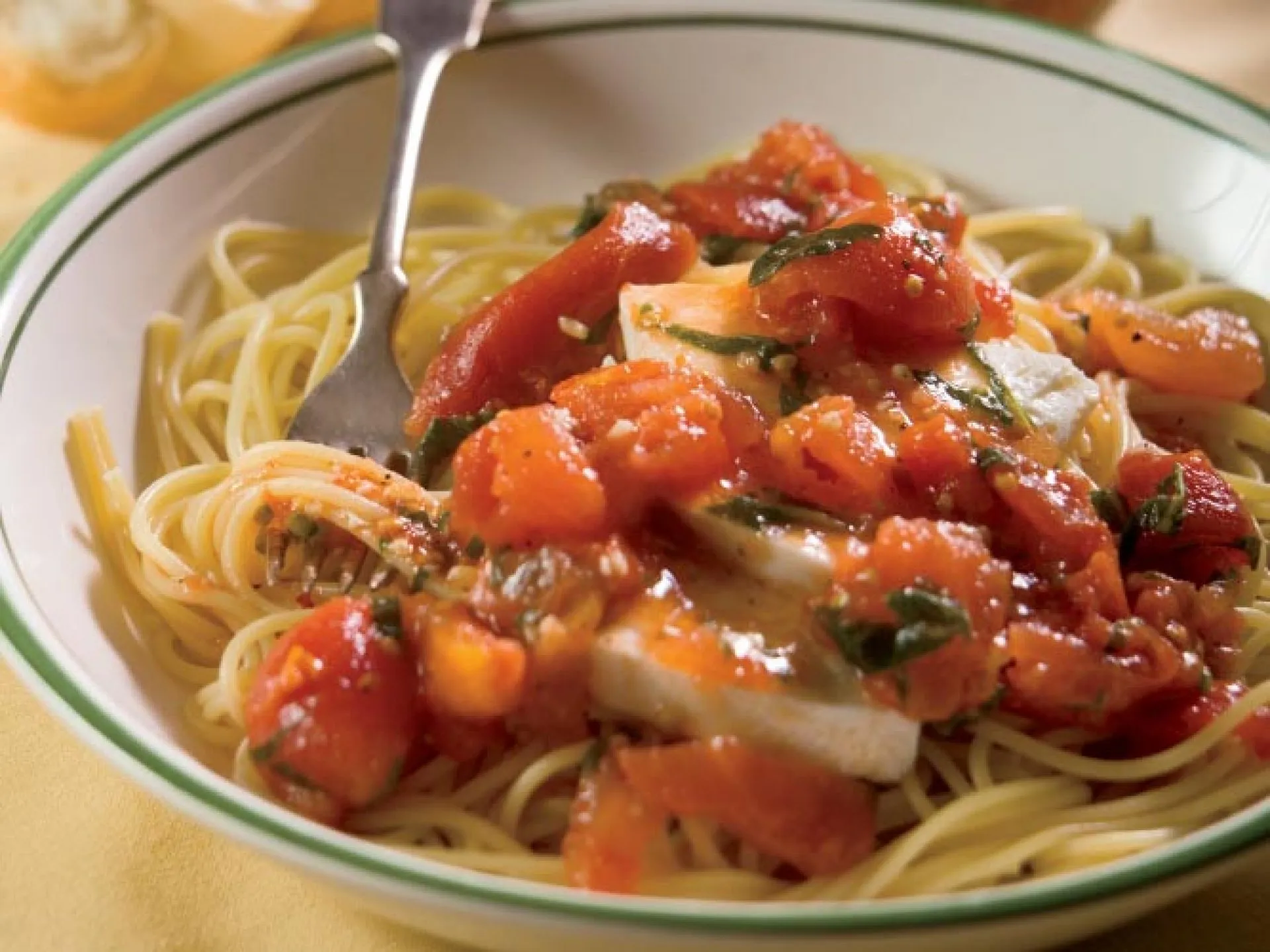 Spaghetti with Chunky Tomato Sauce
