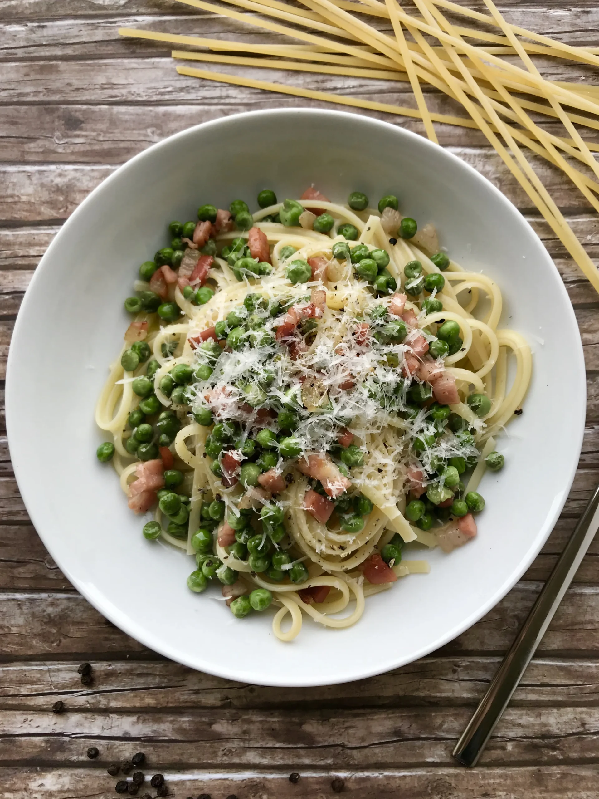 Spaghetti with Peas and Pecorino Cheese