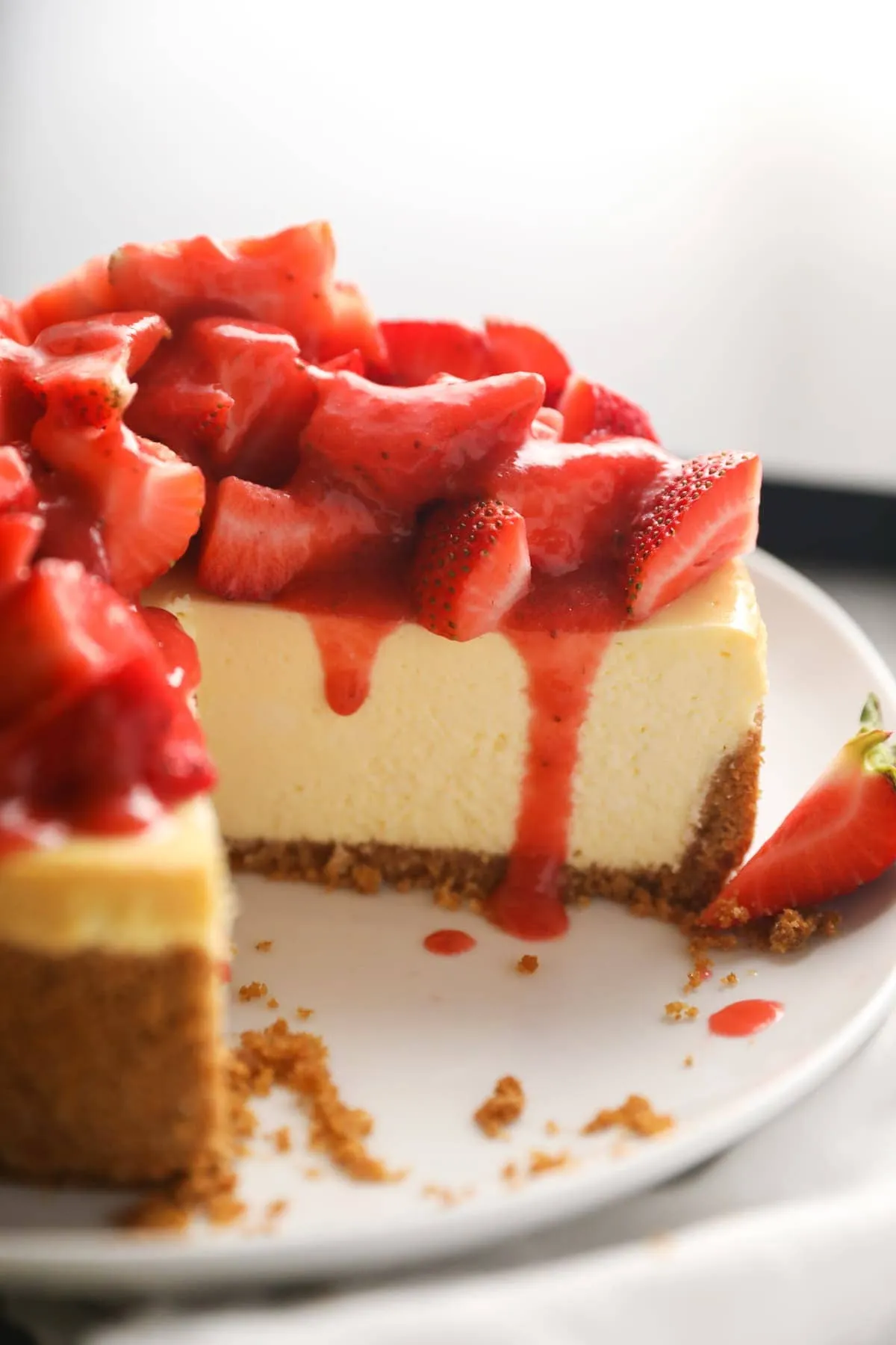 Strawberry Cheesecake with Nut Crumble