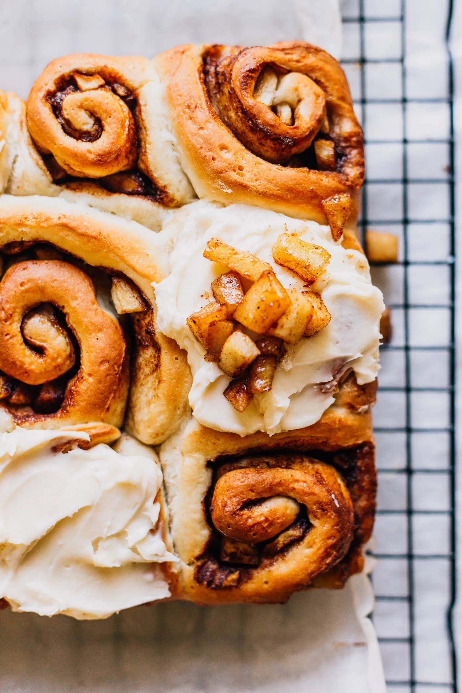 Vegan Apple Cinnamon Cream Cheese