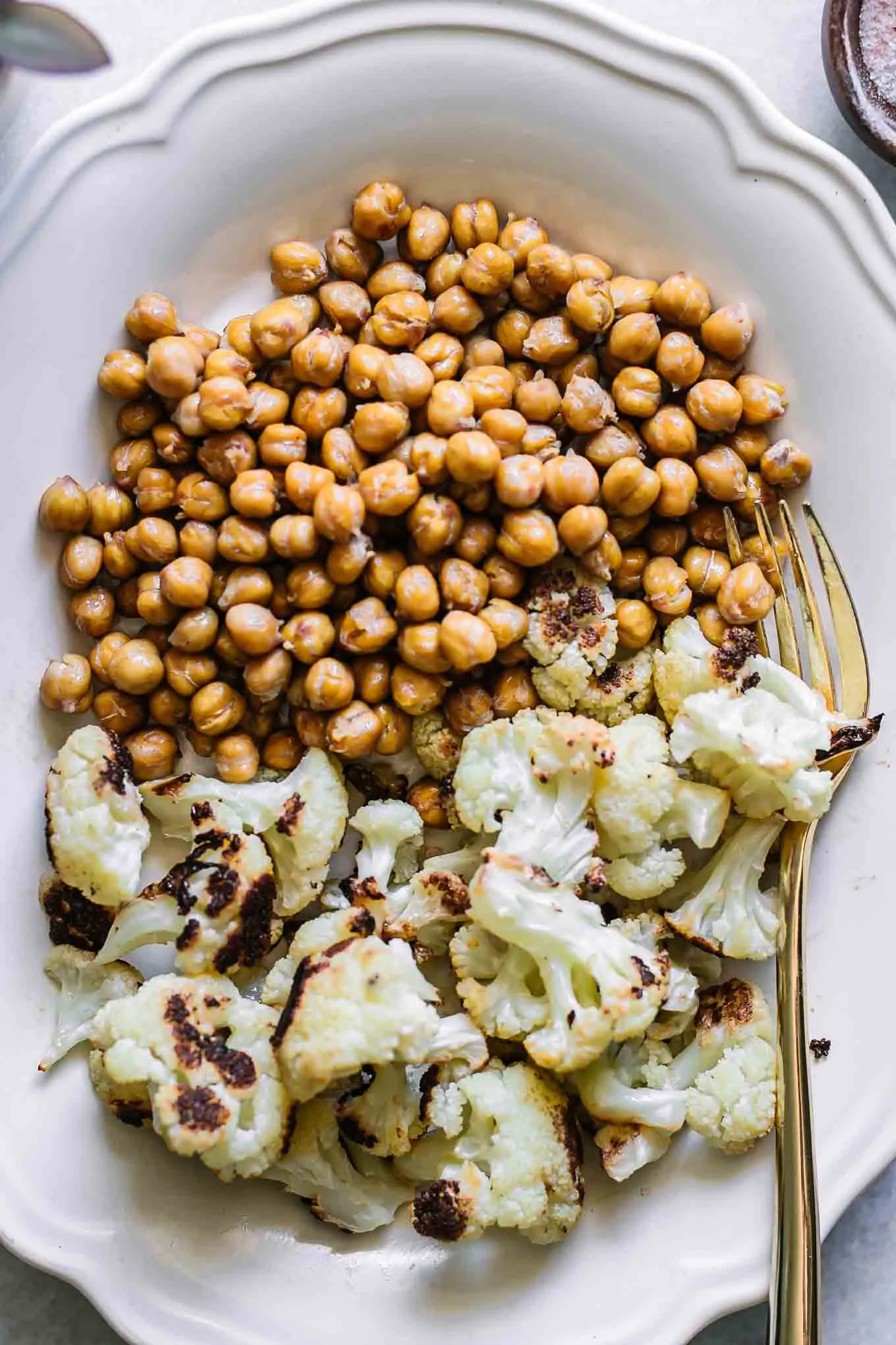 Vindaloo Roasted Cauliflower Chickpeas