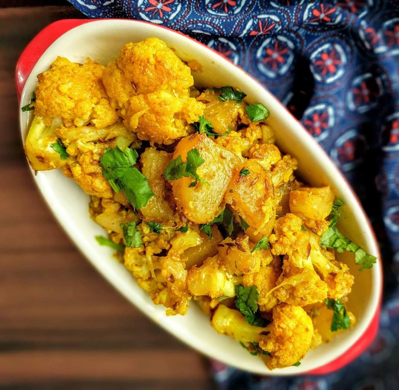 aalu gobi spicy potato and cauliflower curry