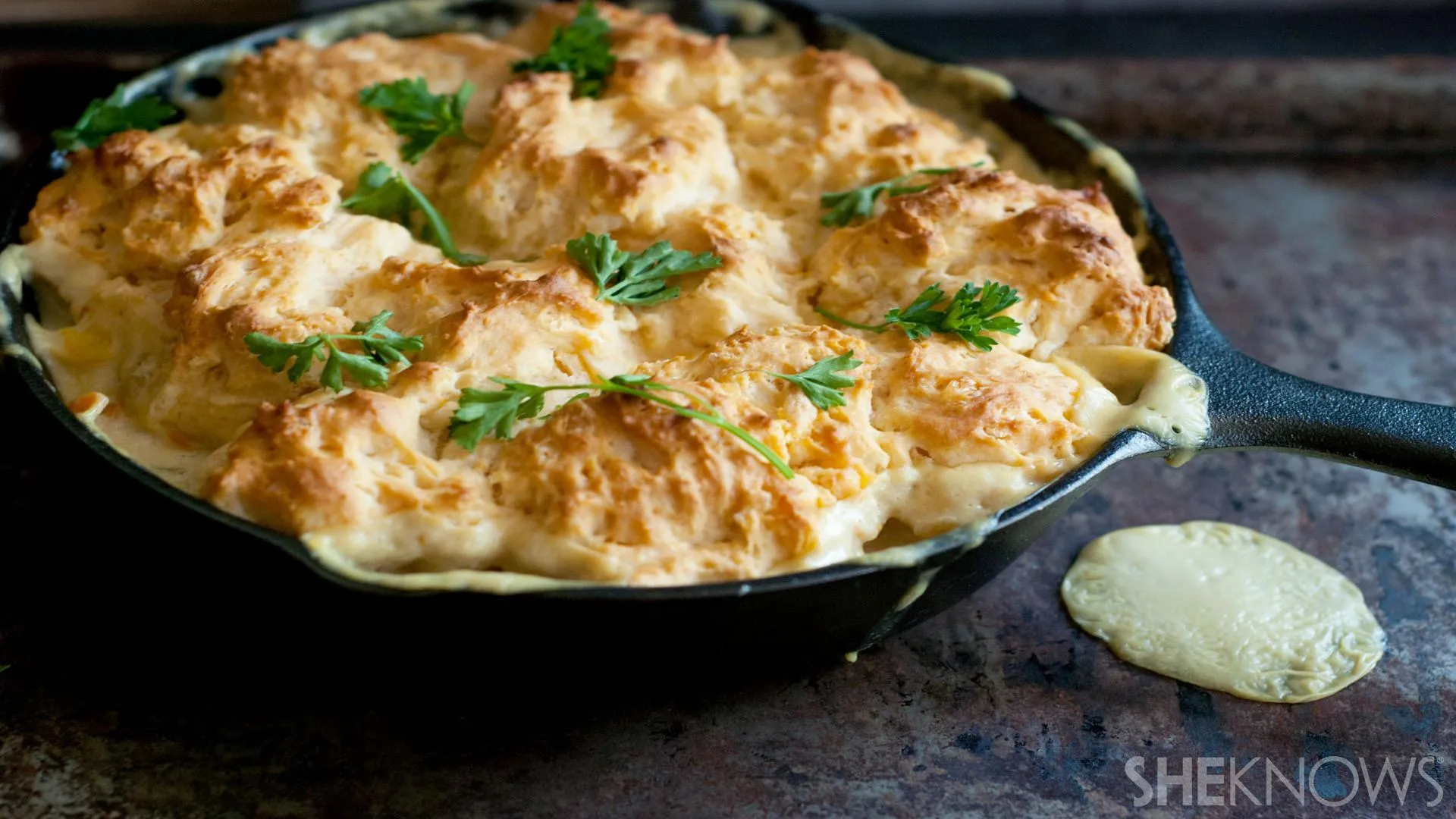 cheesy skillet chicken pot pie